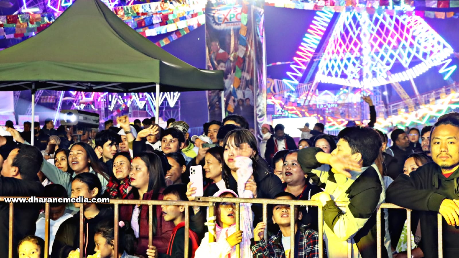 Crowd (4)