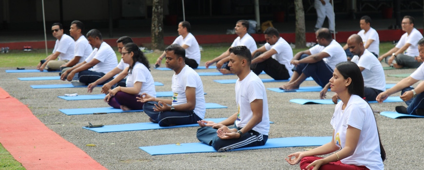 ११ औं विश्व योग दिवस पेन्शन वितरण कार्यालय धरानको प्राङ्गनमा आयोजना