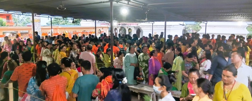 धरानमा बोलबमको पहिलो सोमबार : पिण्डेश्वर बाबाधाममा श्रद्धालुको उल्लेख्य उपस्थिति धरानमा बोलबमको पहिलो सोमबार : पिण्डेश्वर बाबाधाममा श्रद्धालुको उल्लेख्य उपस्थिति